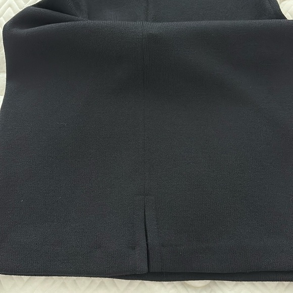 St John’s Black Sheath Dress. Key Hole Sleeves/Decorative Key Hole on top.Size 6 - Picture 8 of 10